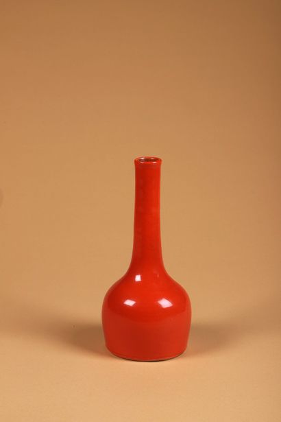 null Georges JOUVE (1910-1964)
Vase
Céramique
Monogrammée alpha sur l’envers
H. 24.5...
