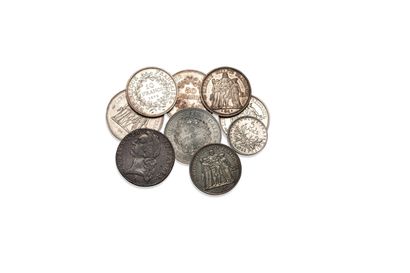 null Lot de 9 monnaies argent dont : 1 écu au bandeau Louis XV 1759 Paris, 5 Francs...