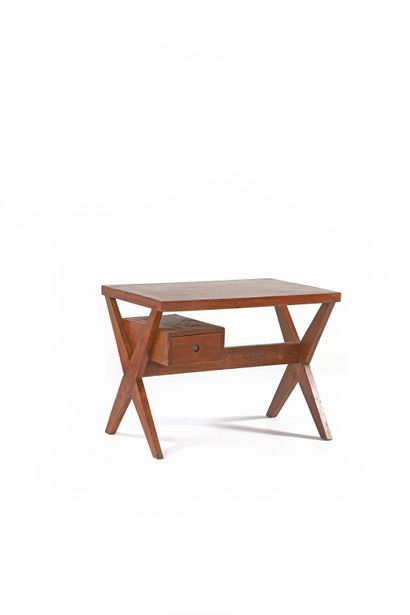 null Pierre Jeanneret (1896-1967) Bureau Teck, aluminium 70 x 92 x 62 cm. Circa 1955...