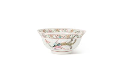 CHINE, fin du XIXe siècle
Bol en porcelaine...
