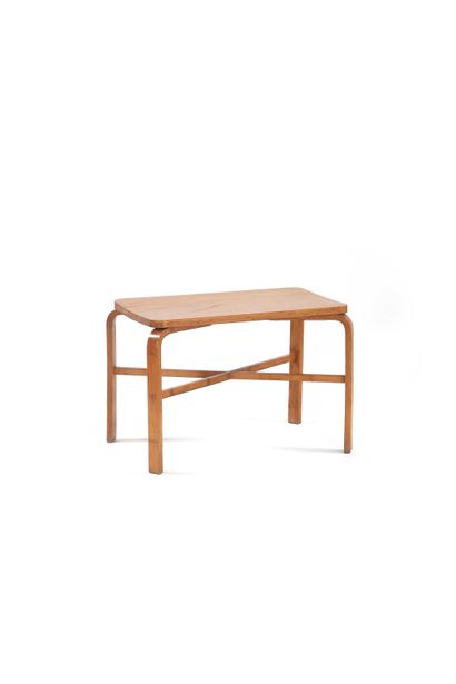 null Ubunji KIDOKORO (1910-1945)
Side table
Bent wood
45 x 64 x 40 cm.
Circa 194...