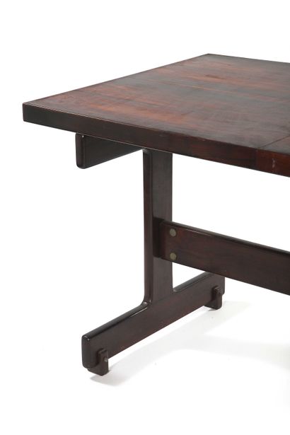 null Sergio RODRIGUES (1927-2014)
Redig extensible table
Rosewood
78.5 x 179.5 x...
