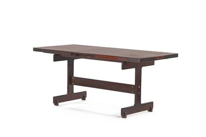 null Sergio RODRIGUES (1927-2014)
Redig extensible table
Rosewood
78.5 x 179.5 x...