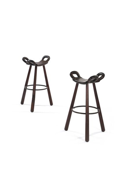 null BRAZILIAN WORK (XX)
Suite of 6 stools
Wood, lacquered metal
81 x 51 x 38 cm.
Circa...
