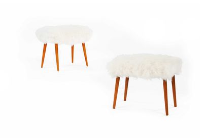 null SWEDISH WORK (XX)
Pair of stools
Wood, sheepskin
47 x 54 x 41 cm.
Circa 196...
