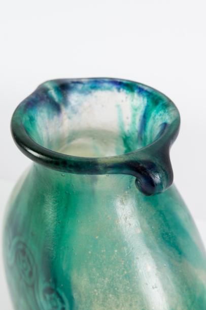 null Gabriel ARGY-ROUSSEAU (1885-1953) 

Vase à col débordant en pâte de verre dans...