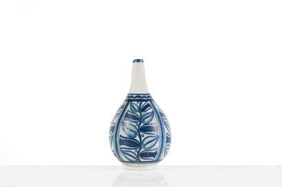 null René BUTHAUD (1886-1966) 

Vase soliflore d’inspiration persane en céramique...