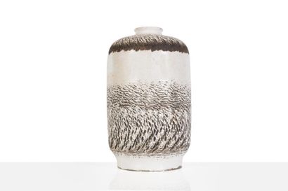 null KERAMOS (Sèvres) 

Vase de forme cylindrique en céramique beige granulée sur...