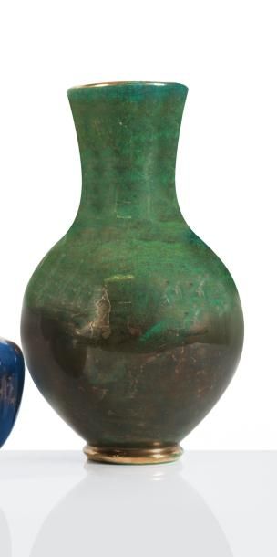null Atelier de céramique de SÈVRES MF / MAZEAUD et FAVEROT 

Vase de forme ovoïde...