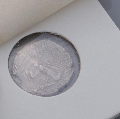 null Monnaie de la République Romaine, M. Baebius Tampilus (120 ap. J.C.)

Denier...
