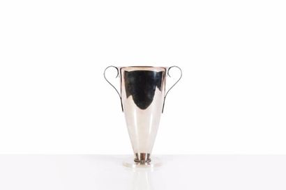 Jean Desprès (1889-1980)

Vase de forme conique...