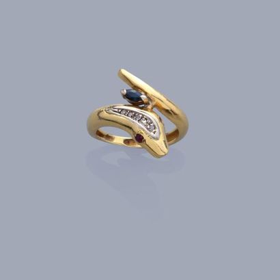 null Bague en or jaune 18K 750% en forme de serpent, la tête sertie de diamants taille...