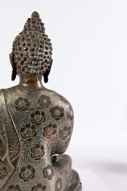 null TIBET 



Statuette de bouddha en bronze, assis en padmasana sur un socle en...