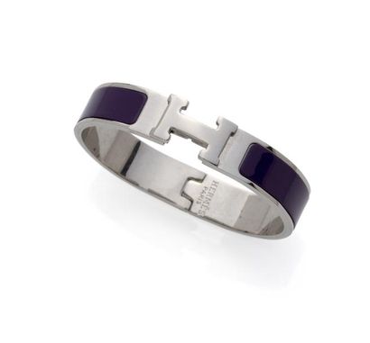 null HERMES

Bracelet CLIC H en métal laqué aubergine. Signé dans l’anneau HERMES...