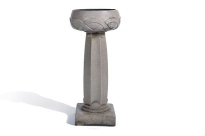 null RainfordwarE Cache-pot sur colonne en grès dans les tons de gris, motif stylisé...