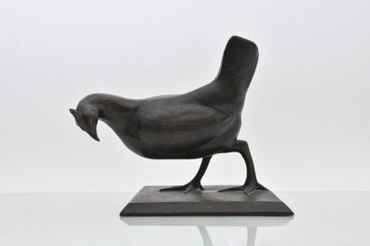 null Malvina Cornell Hoffman (1887-1966) La poule. 1935 Bronze à patine brune. Signé...