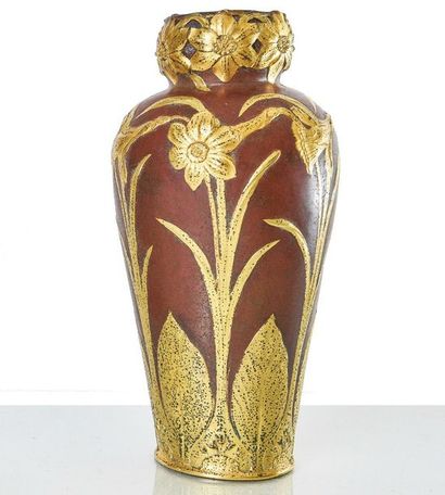 Christofle Vase en bronze patiné et doré...