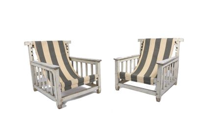 null Pierre Dariel (XXe) Paire de fauteuils de terrasse modèle «Hamac» en bois peint...