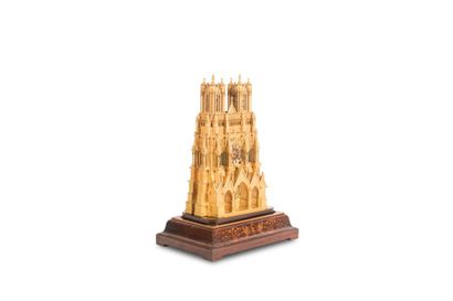 null Pendule à la cathédrale en bronze doré représentant la Cathédrale de Reims à...