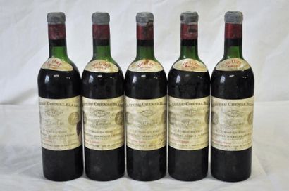 null 5 B CHÂTEAU CHEVAL BLANC (M.E.+; e.t.h; c.s. à c.c. + 1 accroc bas de jupe)...