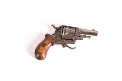 null Revolver Bulldog, calibre 320 Canon rond. Détente pliante. Plaquettes de crosse...