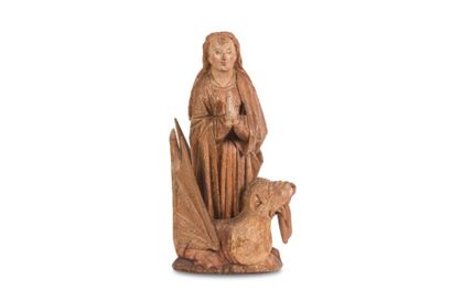 Sainte Marguerite en chêne sculpté en ronde-bosse...