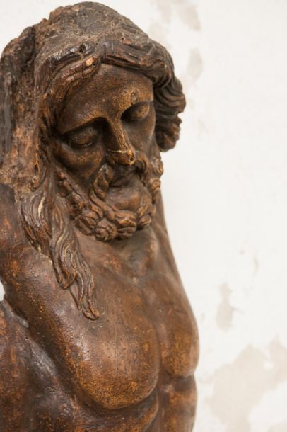 null Christ en bois sculpté XVIIe siècle Hauteur : 165 cm. (manque les bras) 