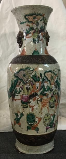 Vase en porcelaine Canton