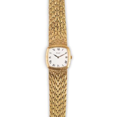 null PIAGET (Vers 1980). Tour de bras en or 18K(750/1000), poids brut:46,8g, reF:9231/34....