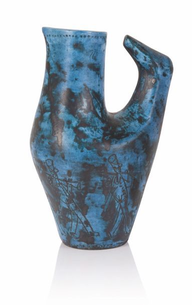 null Jacques Blin (1920-1995) Vase zoomorphe en céramique bleue à décor abstrait...