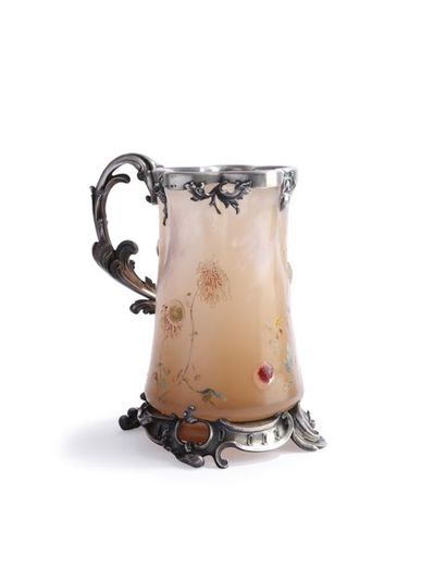  Emile Gallé (1846-1904) Vase monté de forme cylindrique à col chantourné en verre...