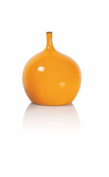 null Georges Jouve (1910-1964) Vase boule ou pomme à petit col droit en céramique...