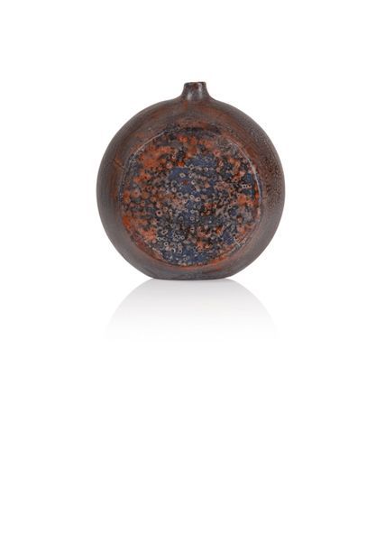 null Mado Jolain (1921) Vase de forme gourde en céramique dans les tons gris brun...