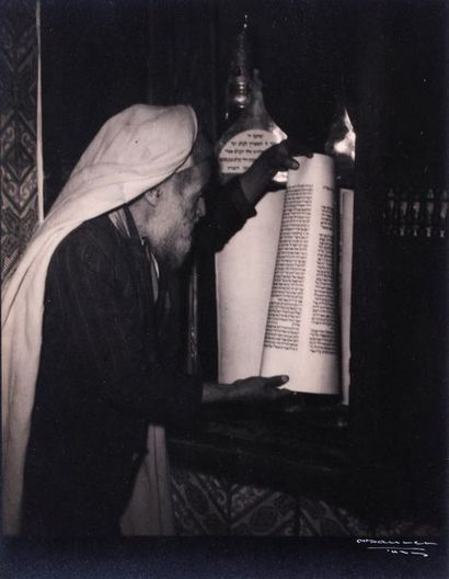 null MAURER m. (Tunis). Sans titre, Juif lisant la Torah. Circa 1920-1940. Tirage...