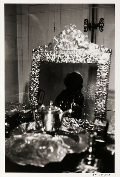 null TROISPOUX yvette (1914-2007). Sans titre, «Miroir». Tirage argentique encadré...