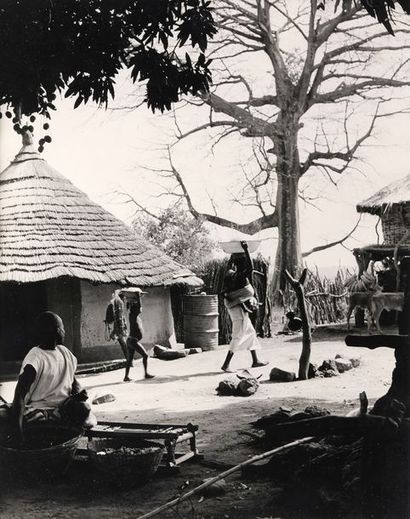 null HUET michel (1917-1996). attribué Afrique, «village». Circa 1950-1960. Tirage...