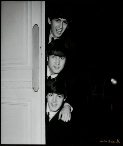 null SAS André (né en 1928). The Beatles Paris, janvier 1964. Tirage argentique signé,...