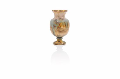 null 14

 Emile Galle? (1846-1904)

Vase de forme balustre sur piédouche à col évasé...