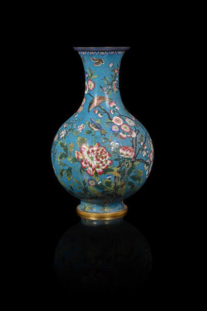 null CHINE, fin de la dynastie Qing, XIXe siècle

Grand vase balustre en bronze et...