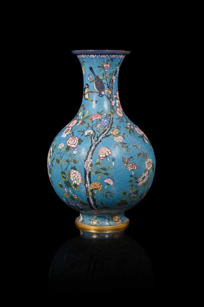 null CHINE, fin de la dynastie Qing, XIXe siècle

Grand vase balustre en bronze et...