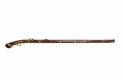 JAPON, époque Meiji (1868-1912) 
Teppo (fusil à mèche) ornée de shishi, rosaces...