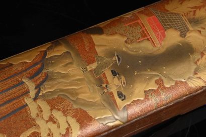 JAPON, début de l’époque Meiji (1868-1912) 
Boîte fubako en laque nashiji décorée...