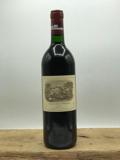 null 1 bouteille Château Lafite Rothschild 1er Cru Classé Pauillac 1990 
