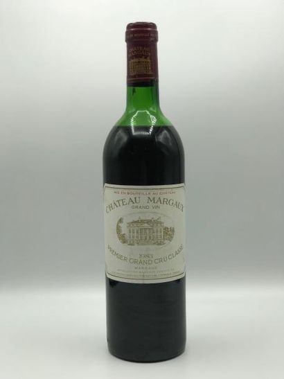 null 1 bouteille Château Margaux 1er Cru Classé Margaux 1983 (niveau: mi ép.).
