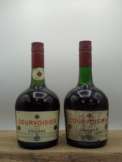 null 2 bouteilles Cognac XXX Courvoisier Luxe (niveau: lég.bas, 1 étiq. lég. marquée)....