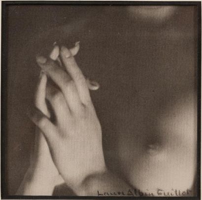 ALBIN-GUILLOT LAURE (1879-1962) Etude de mains et sein nu PHOTOGRAPHIE ORIGINALE...