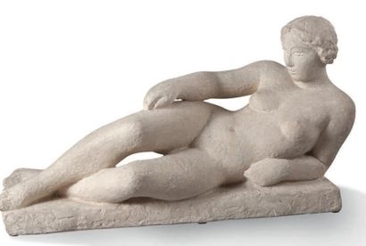 YENCESSE Hubert (1900 - 1987) + Epreuve en plâtre représentant une femme nue allongée
Signée...