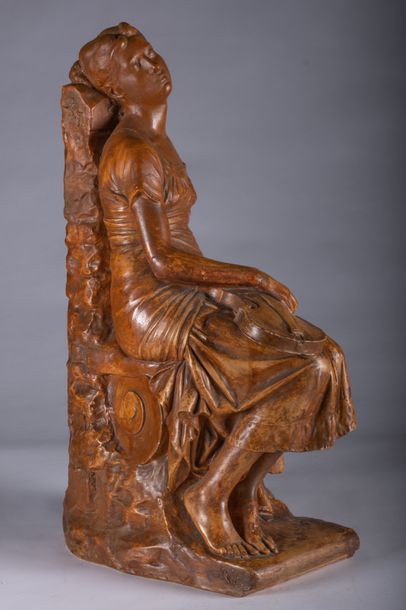 Paul DE VIGNE (1843-1901) Céramique peinte "la violoniste endormie". Une œuvre en...