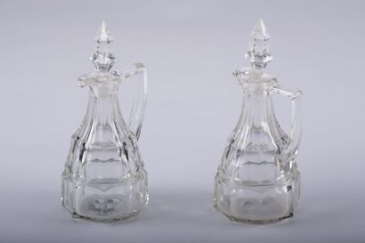 VONÊCHE Vonêche, deux verseuses en cristal (Vonëche ou Namur)
