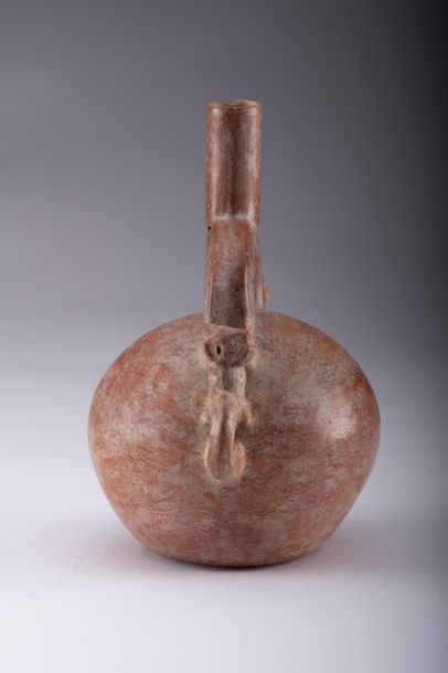 Chimu Chimu, rare vase étrier rouge, céramique, 19,8cm